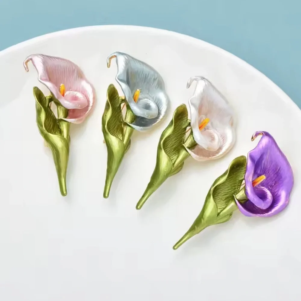 Calla Lily Cream Gold Brooch